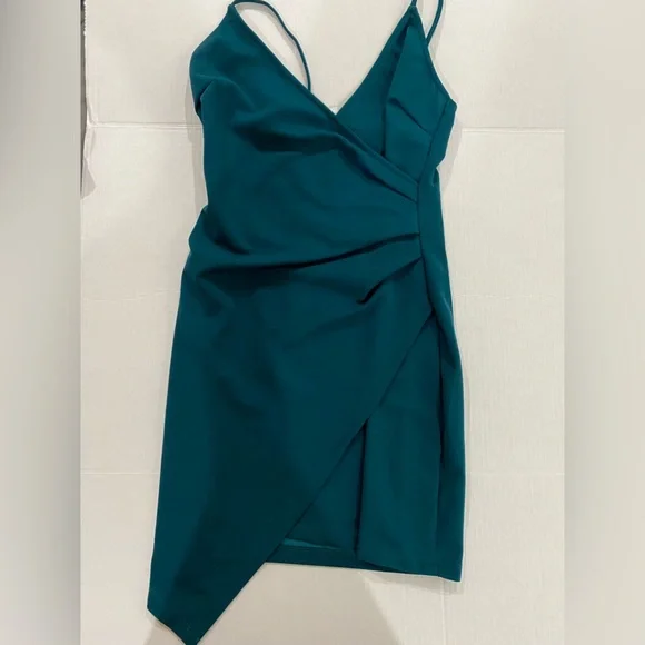 green emerald velvet dress Amazon.com: GZCYL Dark Green Girls Pageant Dresses Velvet and Tulle Flower  Girls Dress for Wedding Off Shoulder: Clothing, Shoes & Jewelry
